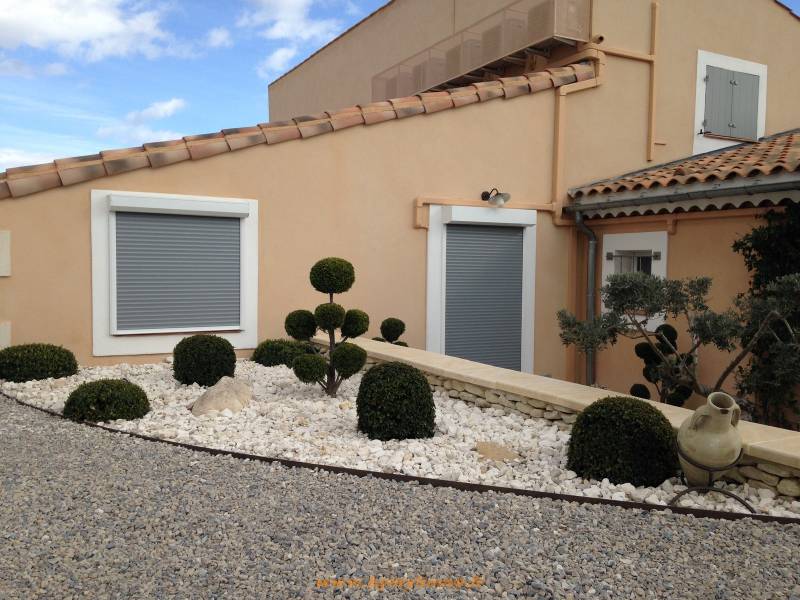Poseur de volets roulants à Eygalières